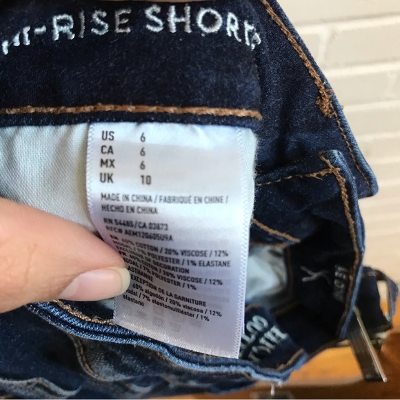 AMERICAN EAGLE OUTFITTERS cuffed blue denim Hi Rise shorts - Picture 4 of 4